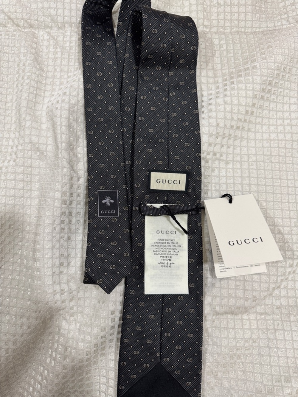 Gucci Black Micro-Pattern Silk Tie - Picture 2 of 4
